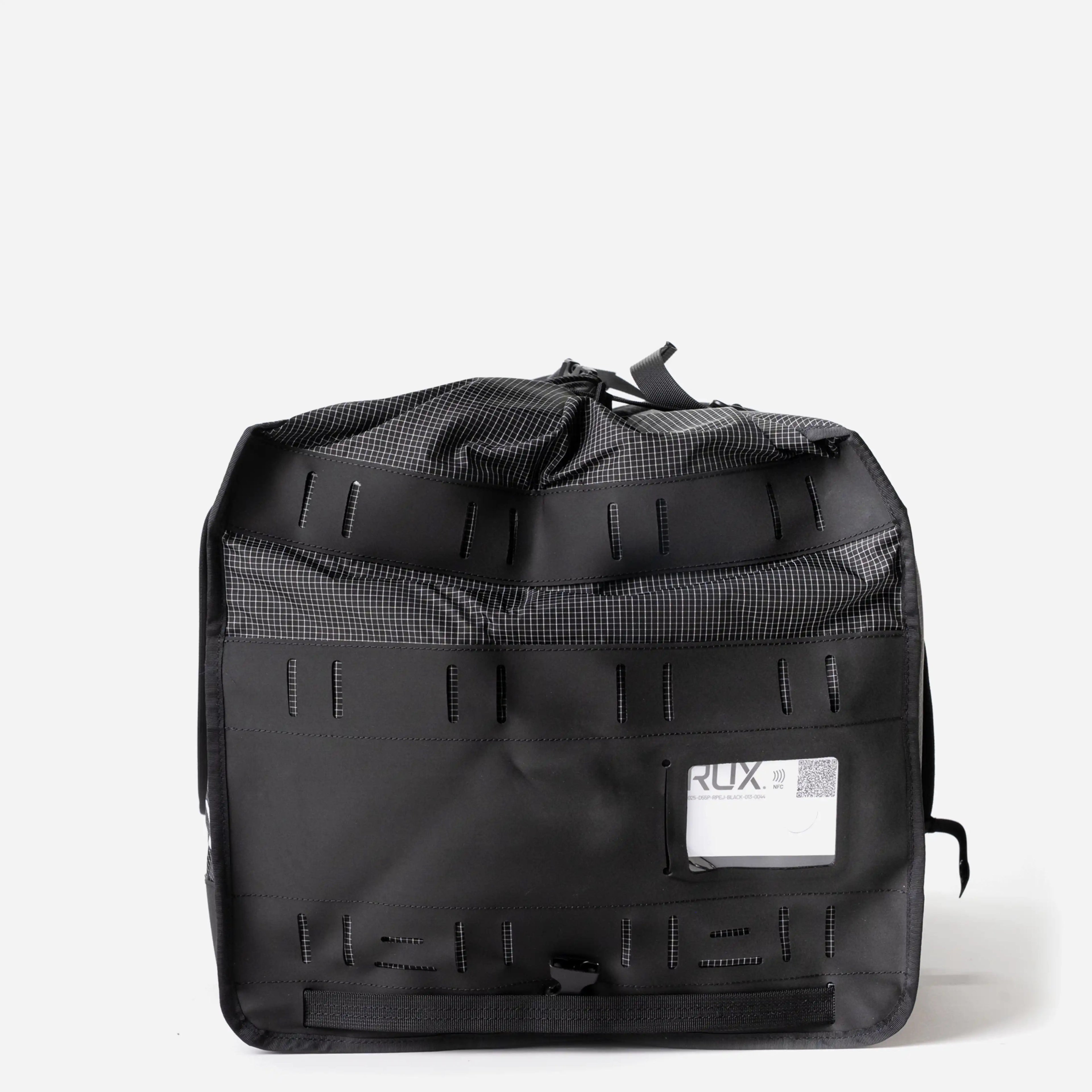 [[contain, #f3f3f3]] | RUX Duffel Box 55L - Black