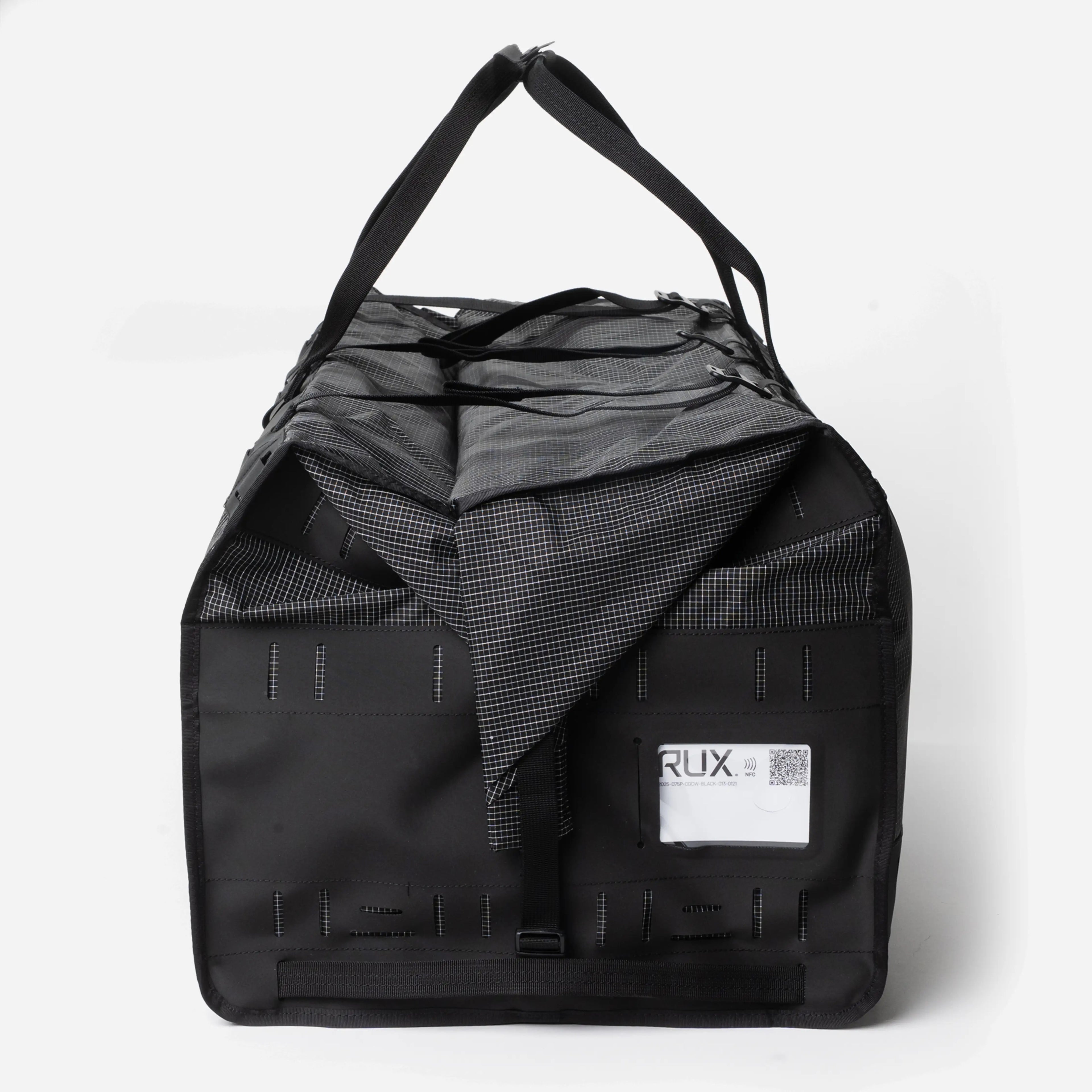 [[contain, #f3f3f3]] | RUX Duffel Box 75L - Black
